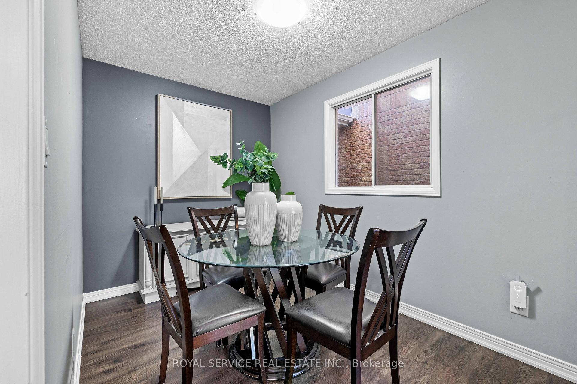 Photo 11 of 45 Short Crescent, Clarington, Courtice — HOMEH