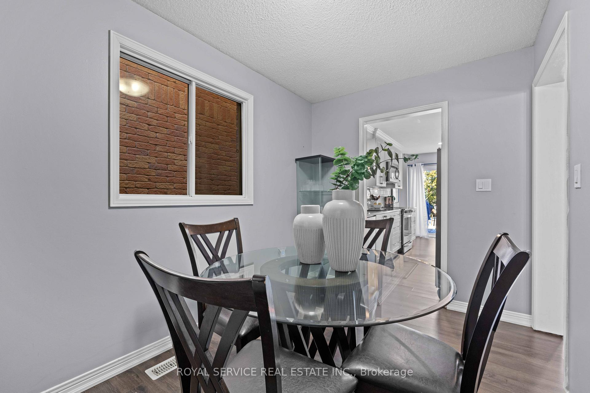 Photo 12 of 45 Short Crescent, Clarington, Courtice — HOMEH