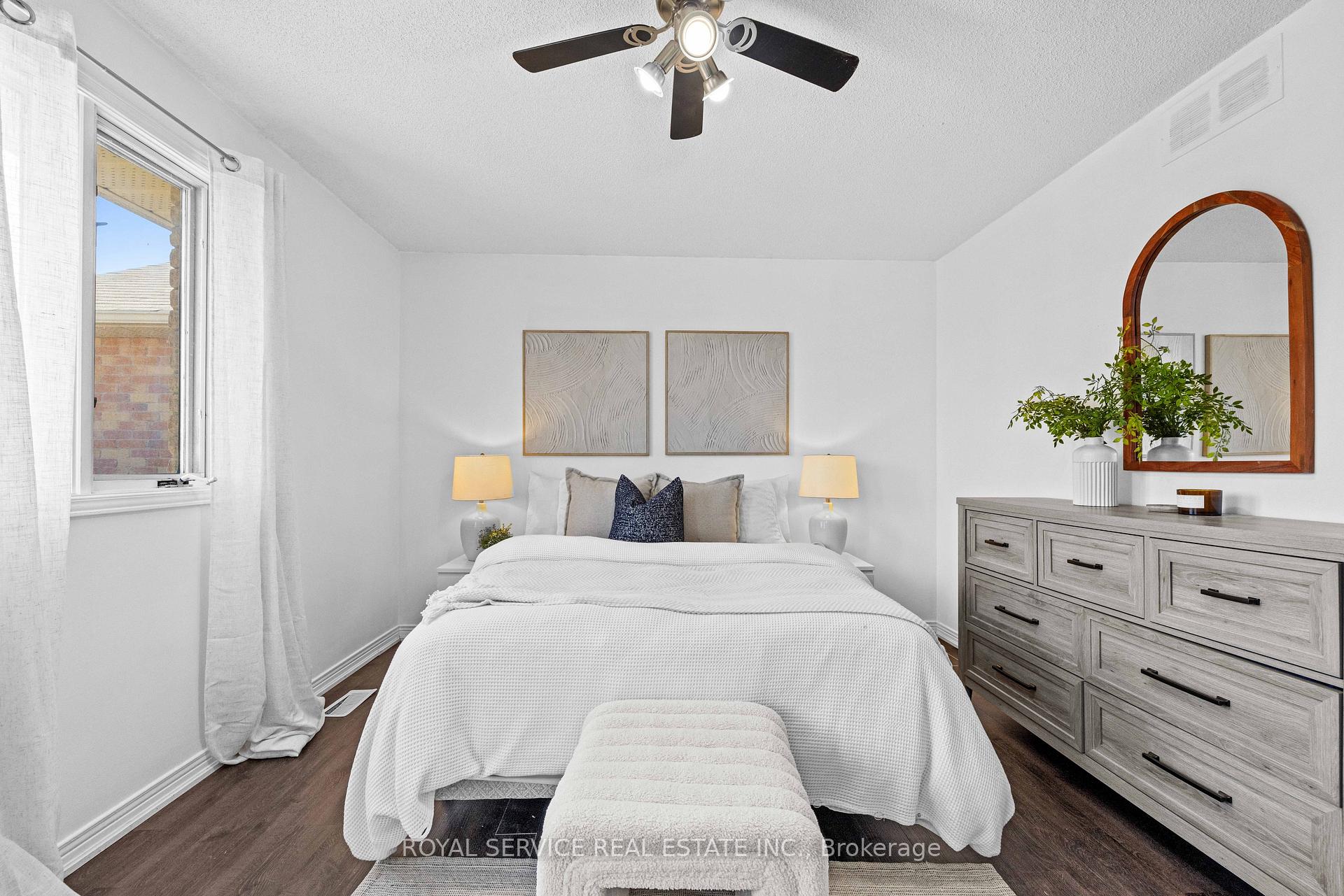 Photo 13 of 45 Short Crescent, Clarington, Courtice — HOMEH