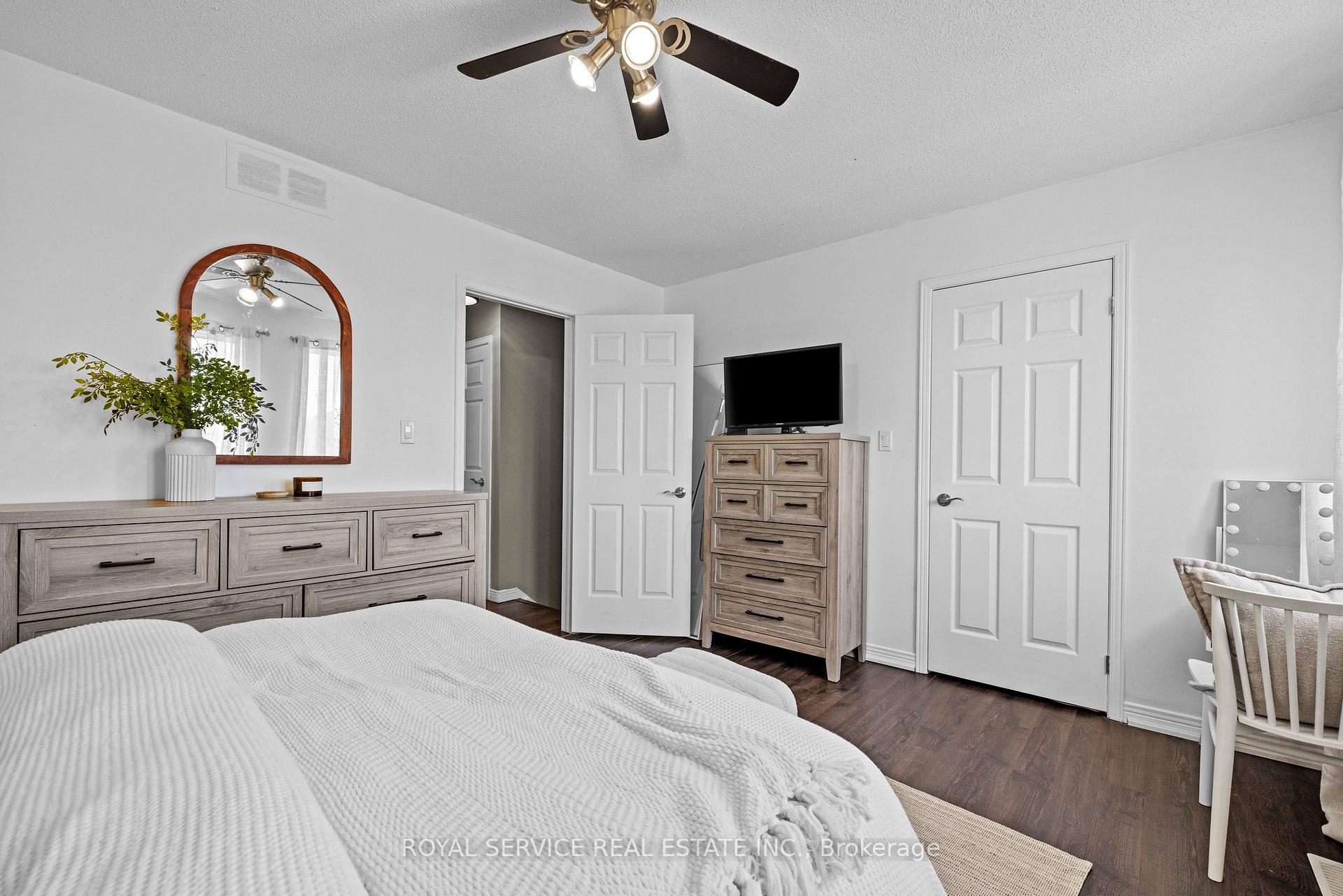 Photo 14 of 45 Short Crescent, Clarington, Courtice — HOMEH