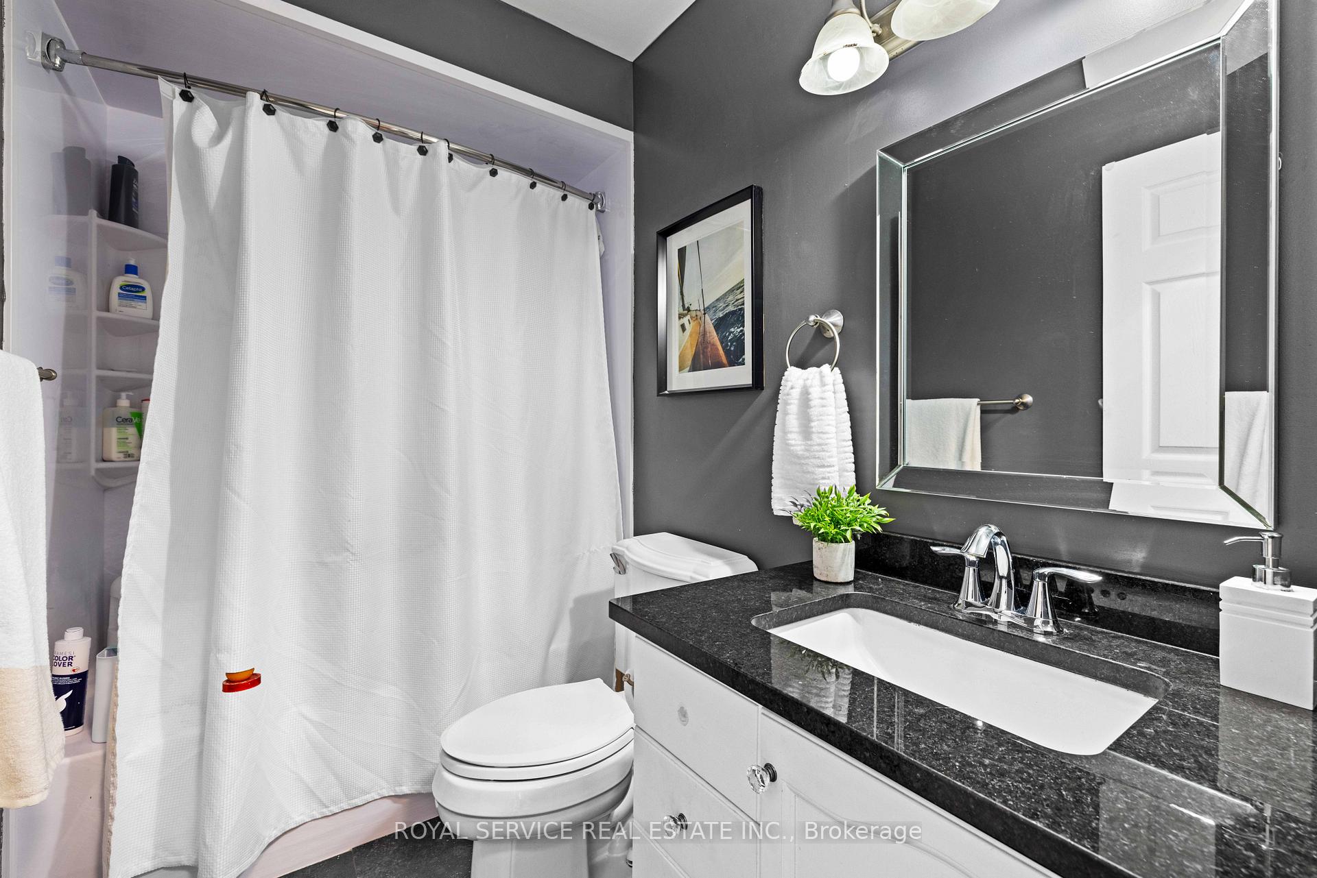 Photo 16 of 45 Short Crescent, Clarington, Courtice — HOMEH