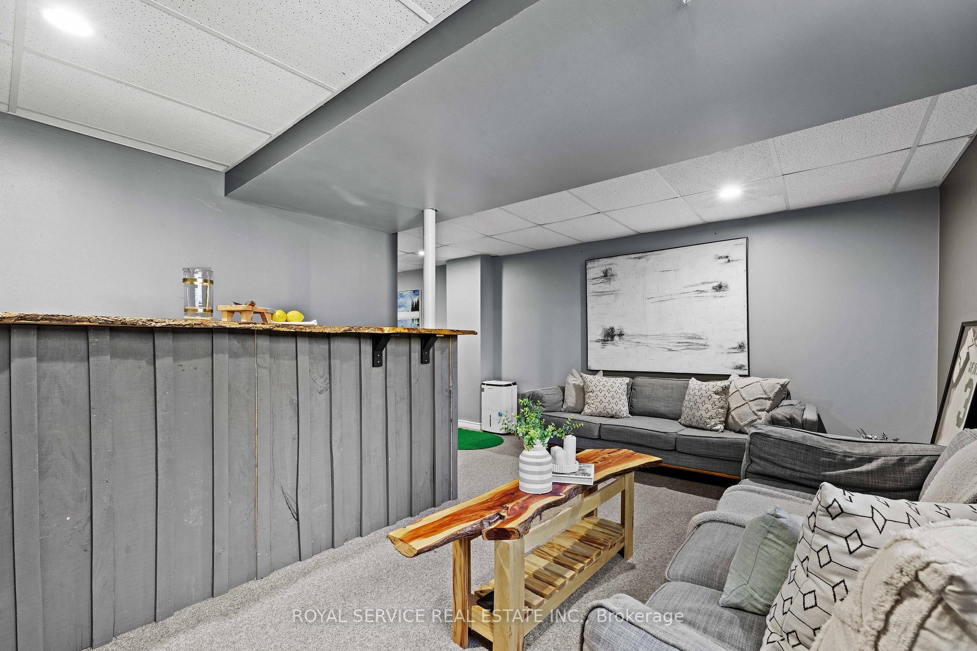 Photo 25 of 45 Short Crescent, Clarington, Courtice — HOMEH