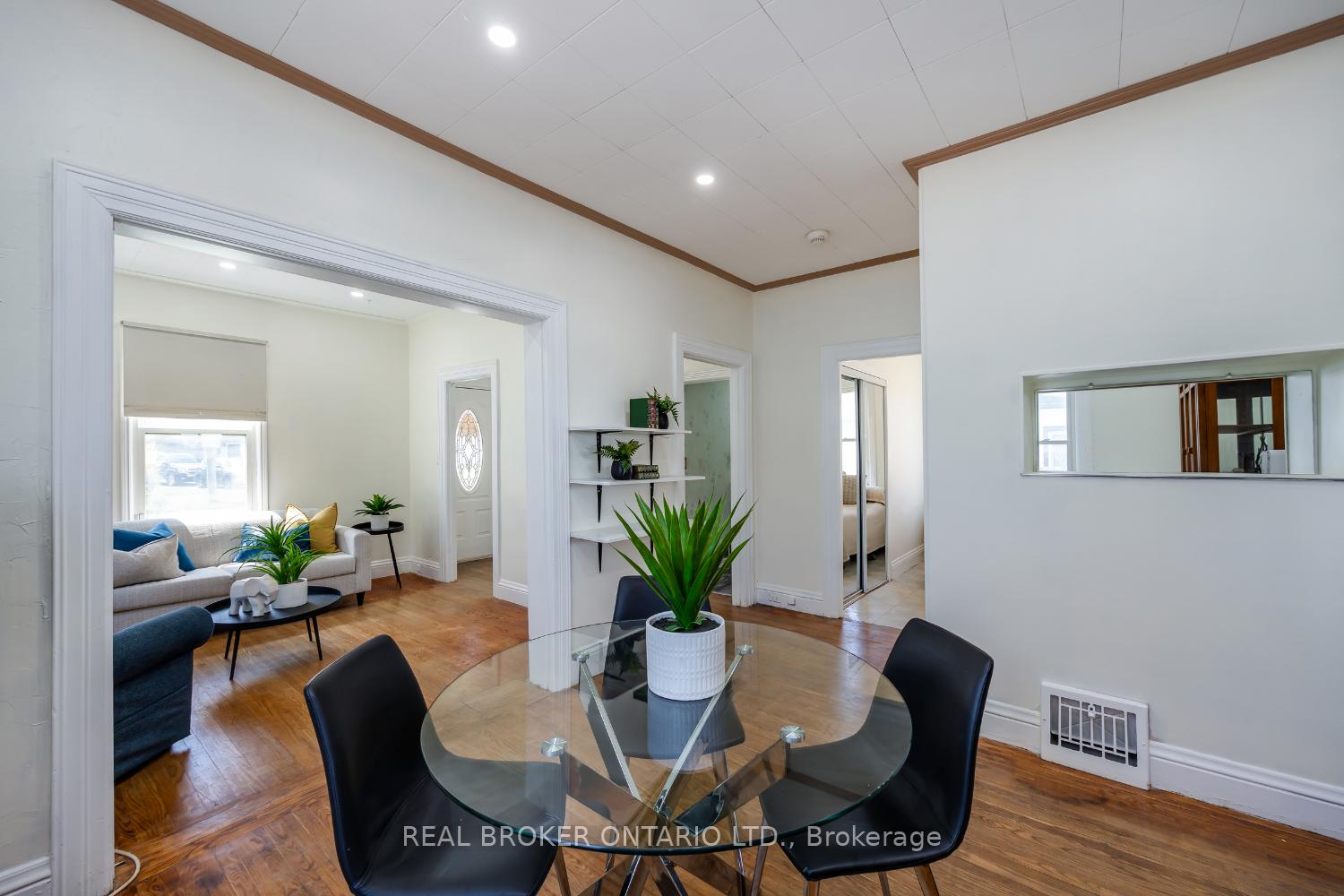 Photo 10 of 6 Waverley Road, Clarington, Bowmanville — HOMEH