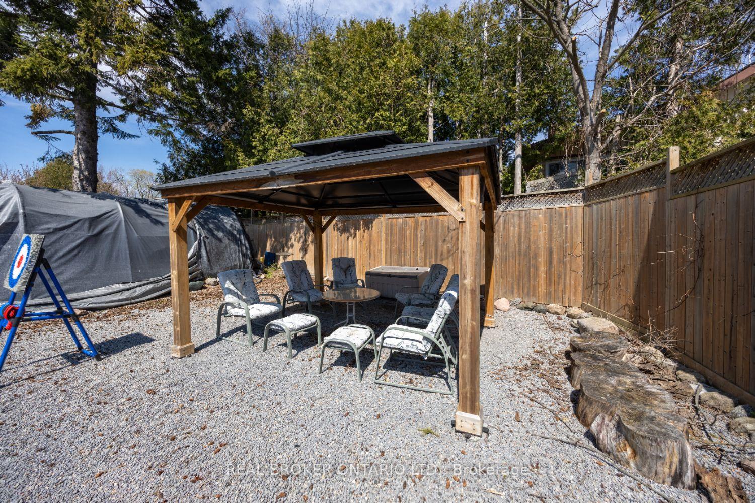 Photo 24 of 6 Waverley Road, Clarington, Bowmanville — HOMEH