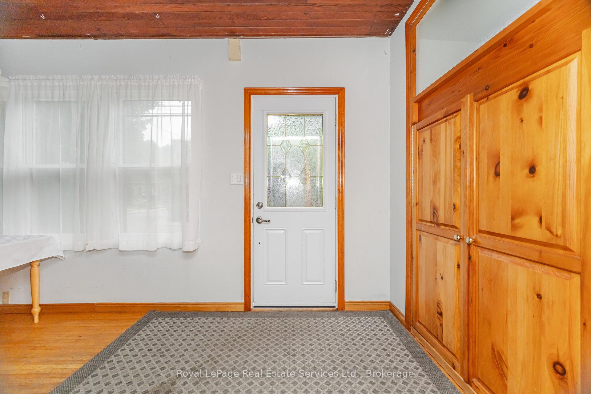 Photo 3 of 21 Paisley Avenue S, Hamilton, Westdale — HOMEH