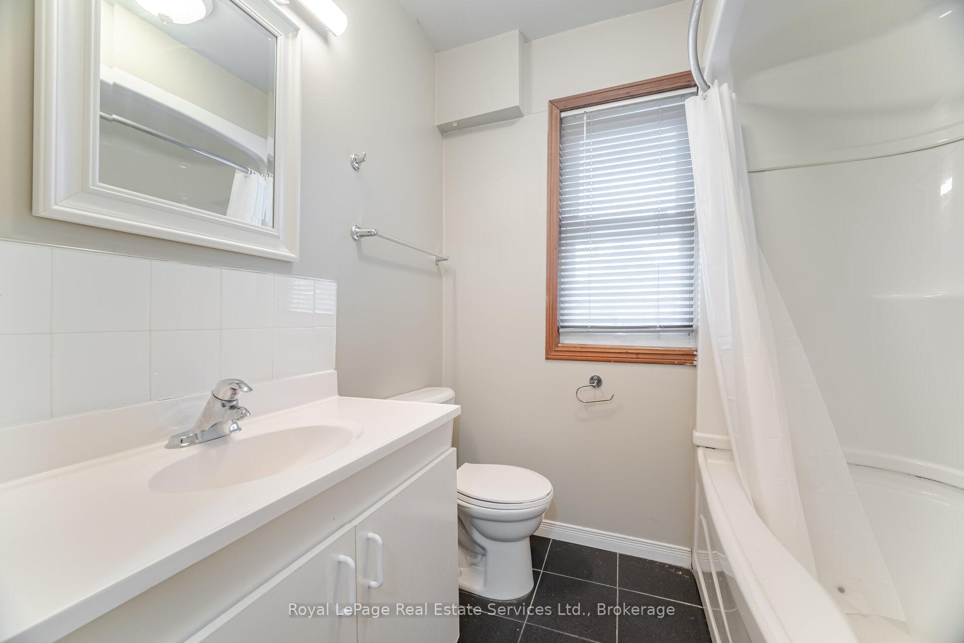 Photo 24 of 21 Paisley Avenue S, Hamilton, Westdale — HOMEH