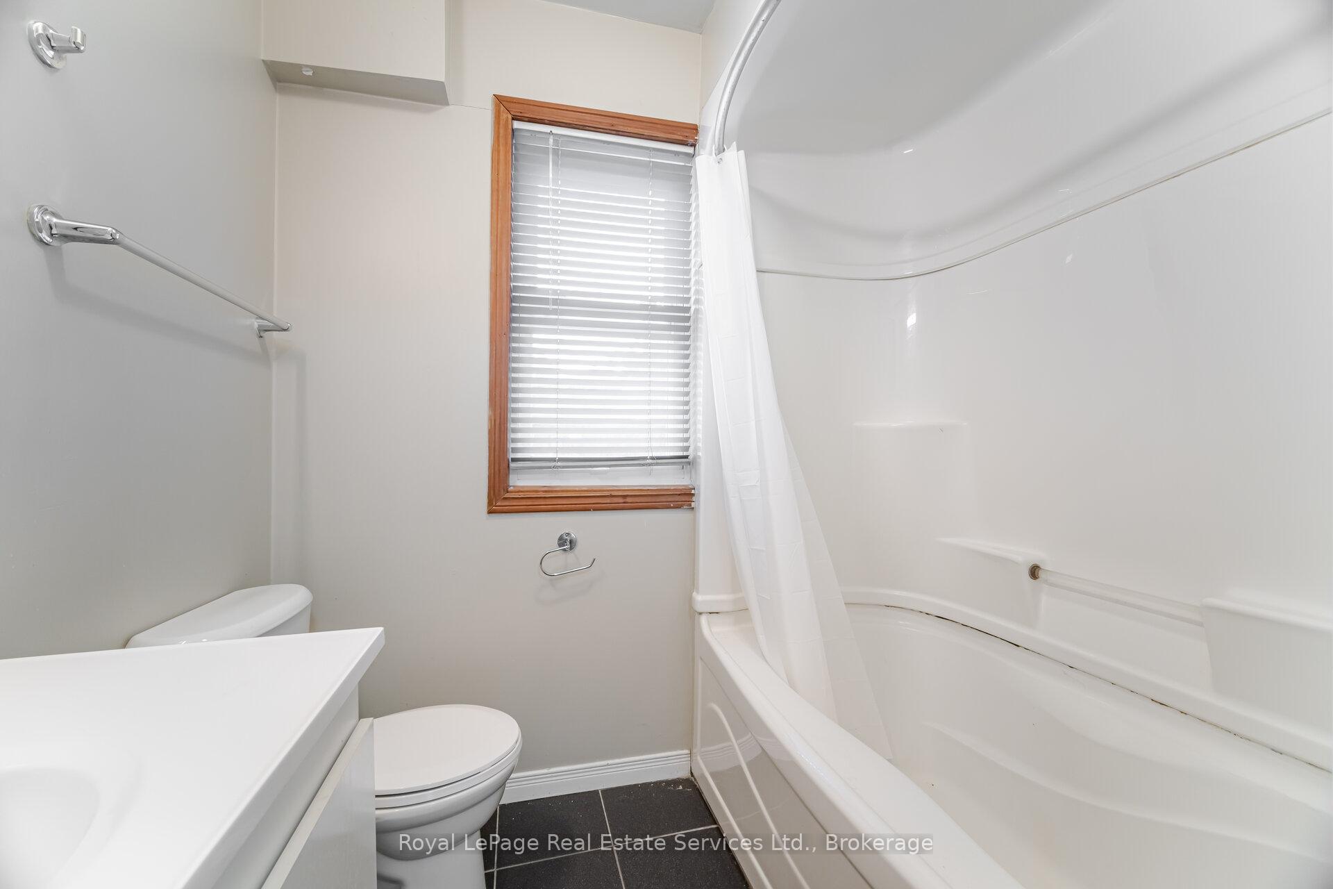 Photo 25 of 21 Paisley Avenue S, Hamilton, Westdale — HOMEH