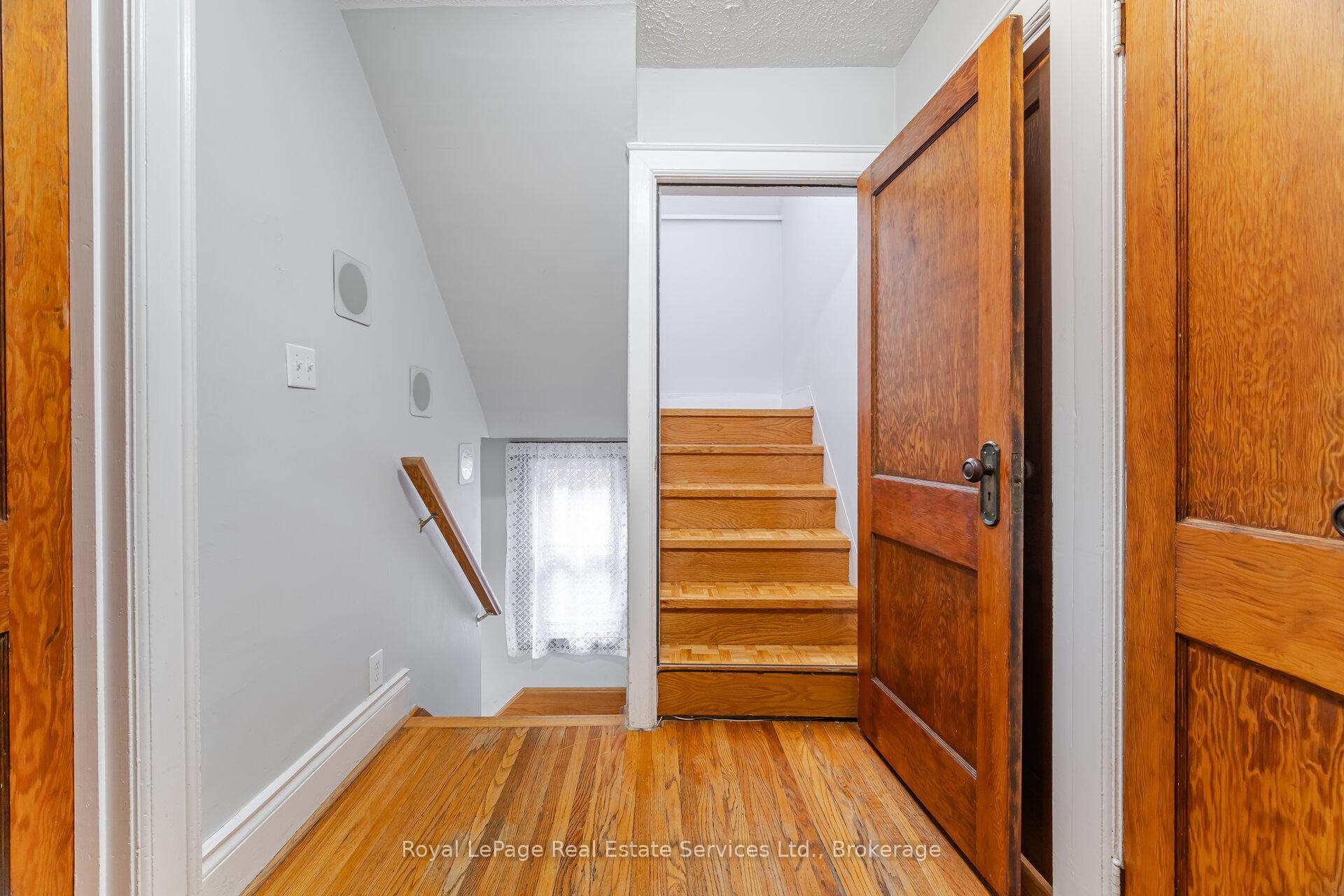 Photo 26 of 21 Paisley Avenue S, Hamilton, Westdale — HOMEH