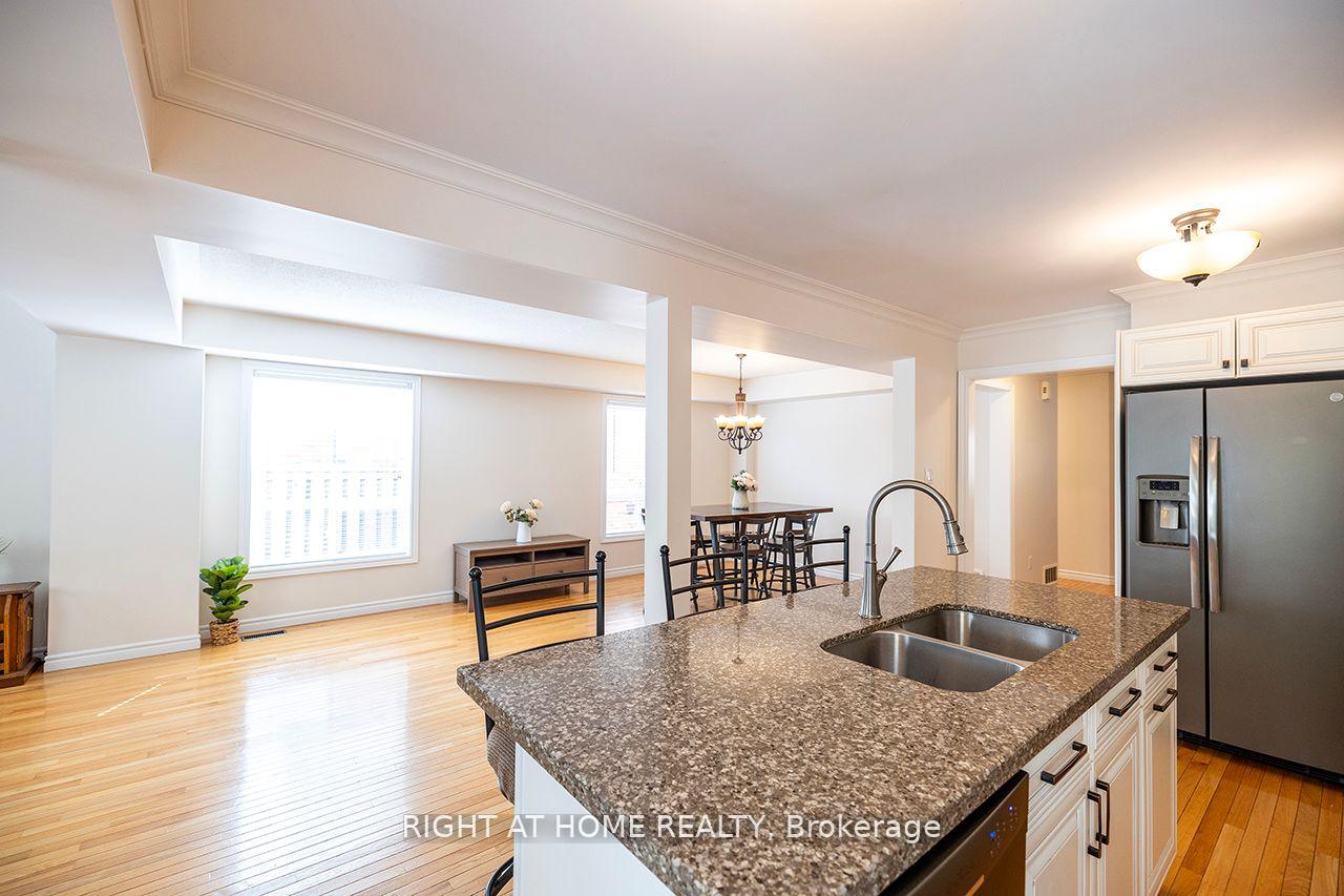 Photo 17 of 14 Brownstone Crescent, Clarington, Courtice — HOMEH