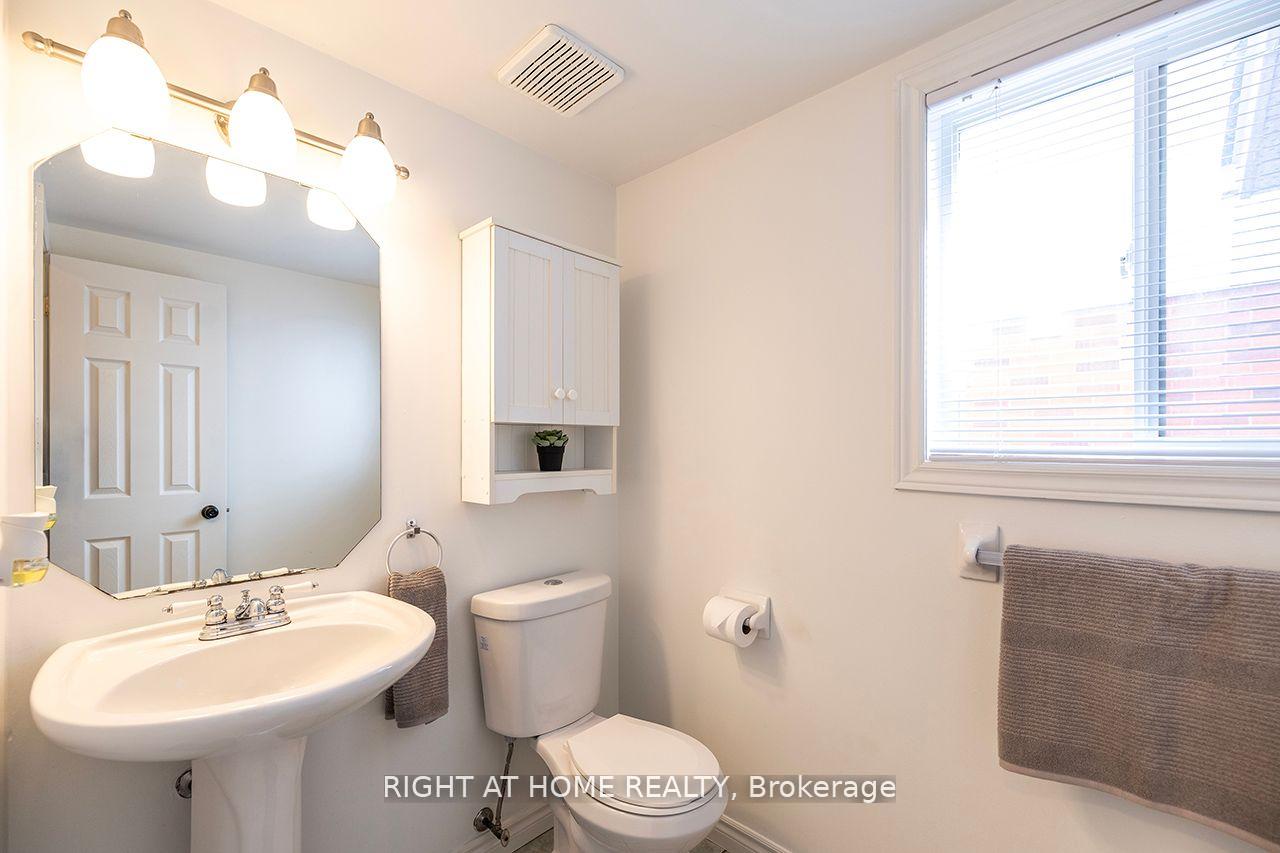 Photo 20 of 14 Brownstone Crescent, Clarington, Courtice — HOMEH