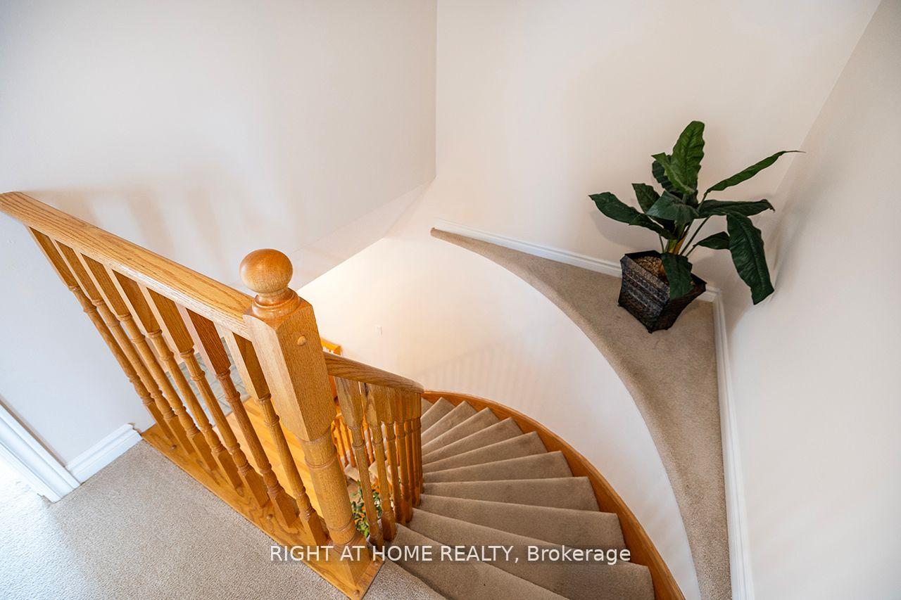 Photo 21 of 14 Brownstone Crescent, Clarington, Courtice — HOMEH