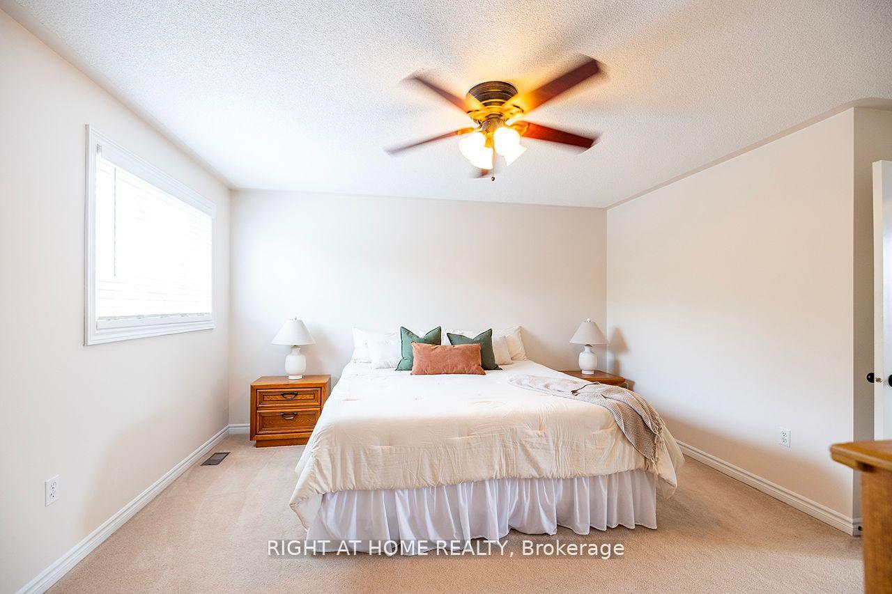 Photo 23 of 14 Brownstone Crescent, Clarington, Courtice — HOMEH
