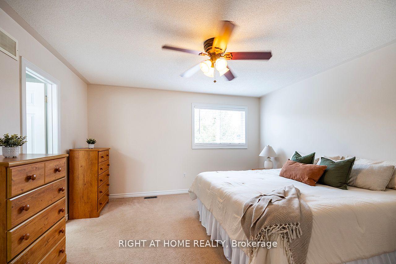 Photo 24 of 14 Brownstone Crescent, Clarington, Courtice — HOMEH
