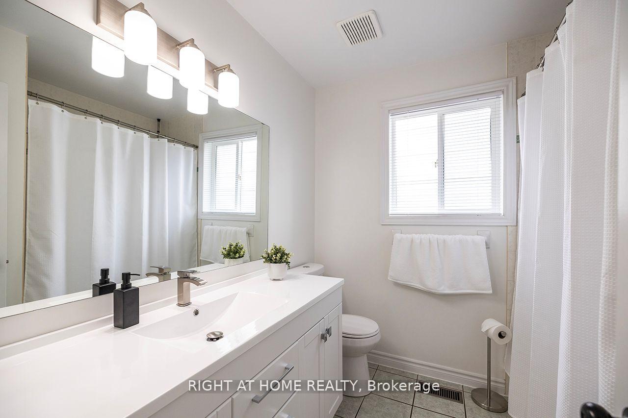 Photo 26 of 14 Brownstone Crescent, Clarington, Courtice — HOMEH