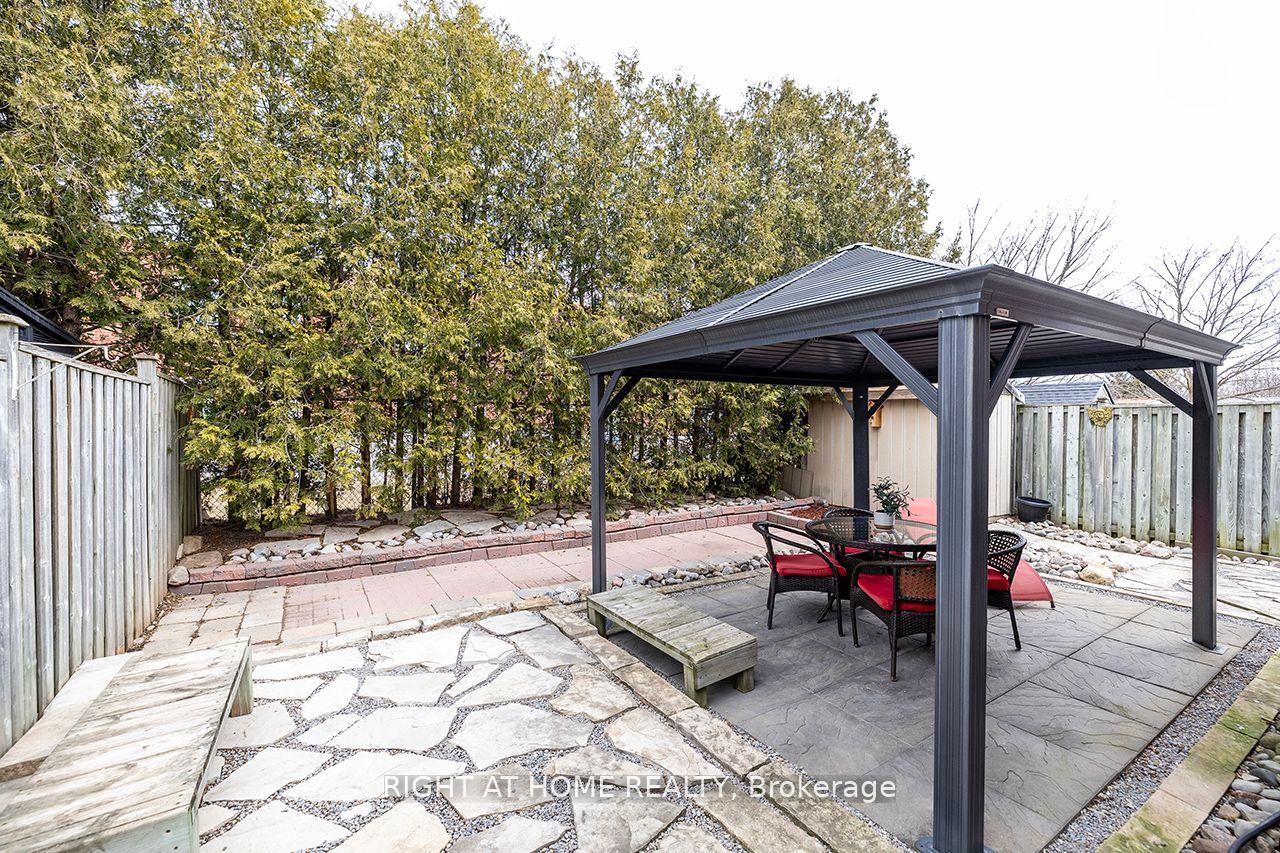 Photo 31 of 14 Brownstone Crescent, Clarington, Courtice — HOMEH