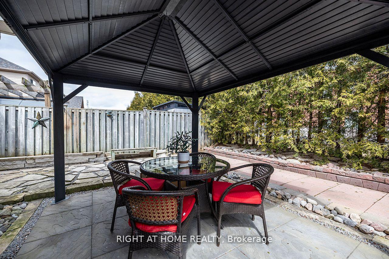 Photo 32 of 14 Brownstone Crescent, Clarington, Courtice — HOMEH