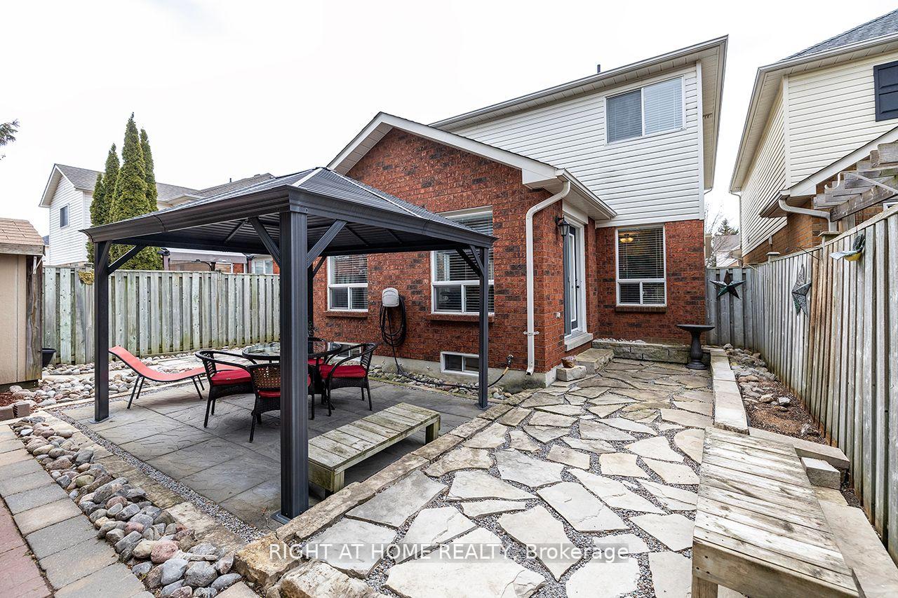 Photo 33 of 14 Brownstone Crescent, Clarington, Courtice — HOMEH