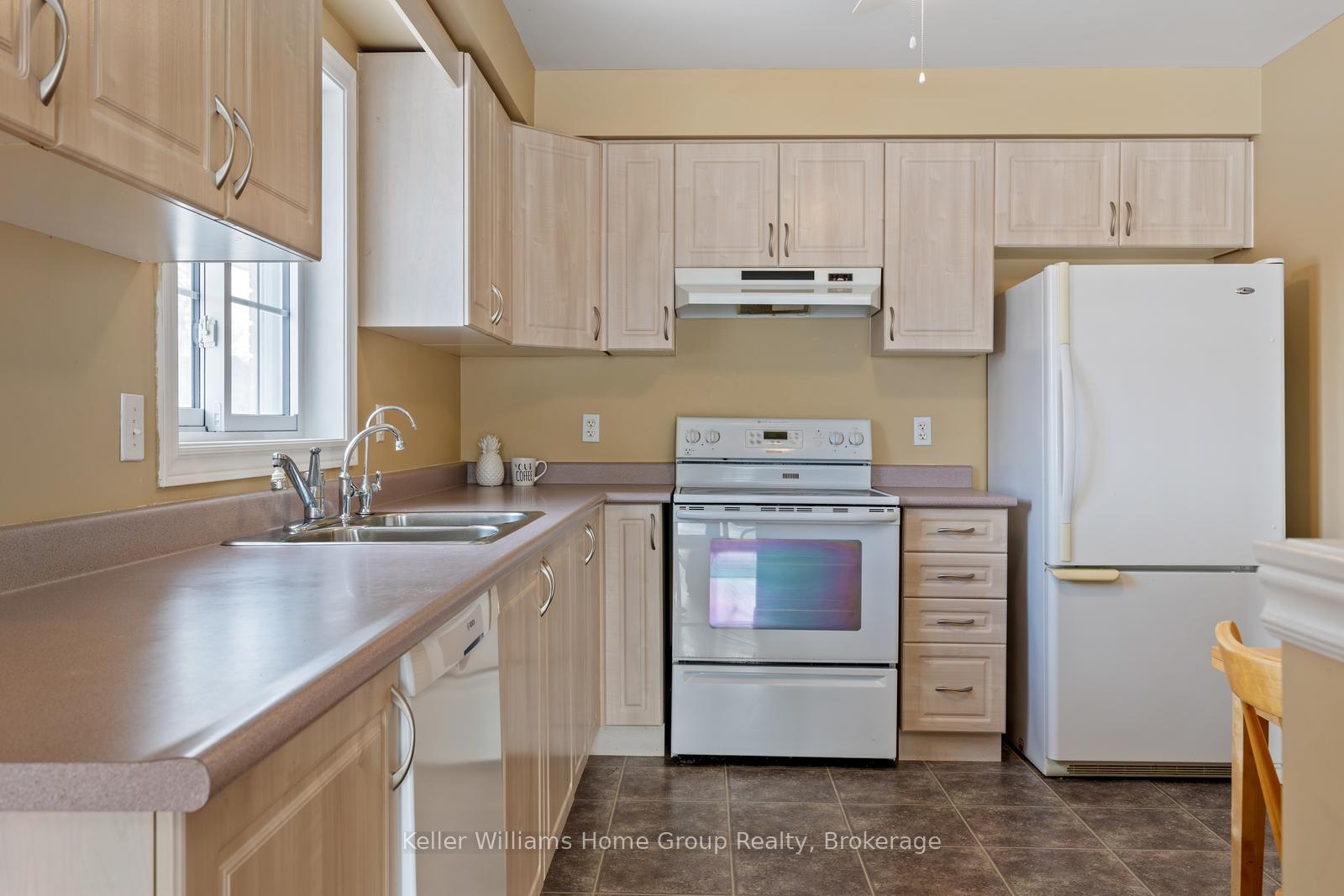 Photo 13 of 120 Schroder Crescent, Guelph, Grange Road — HOMEH