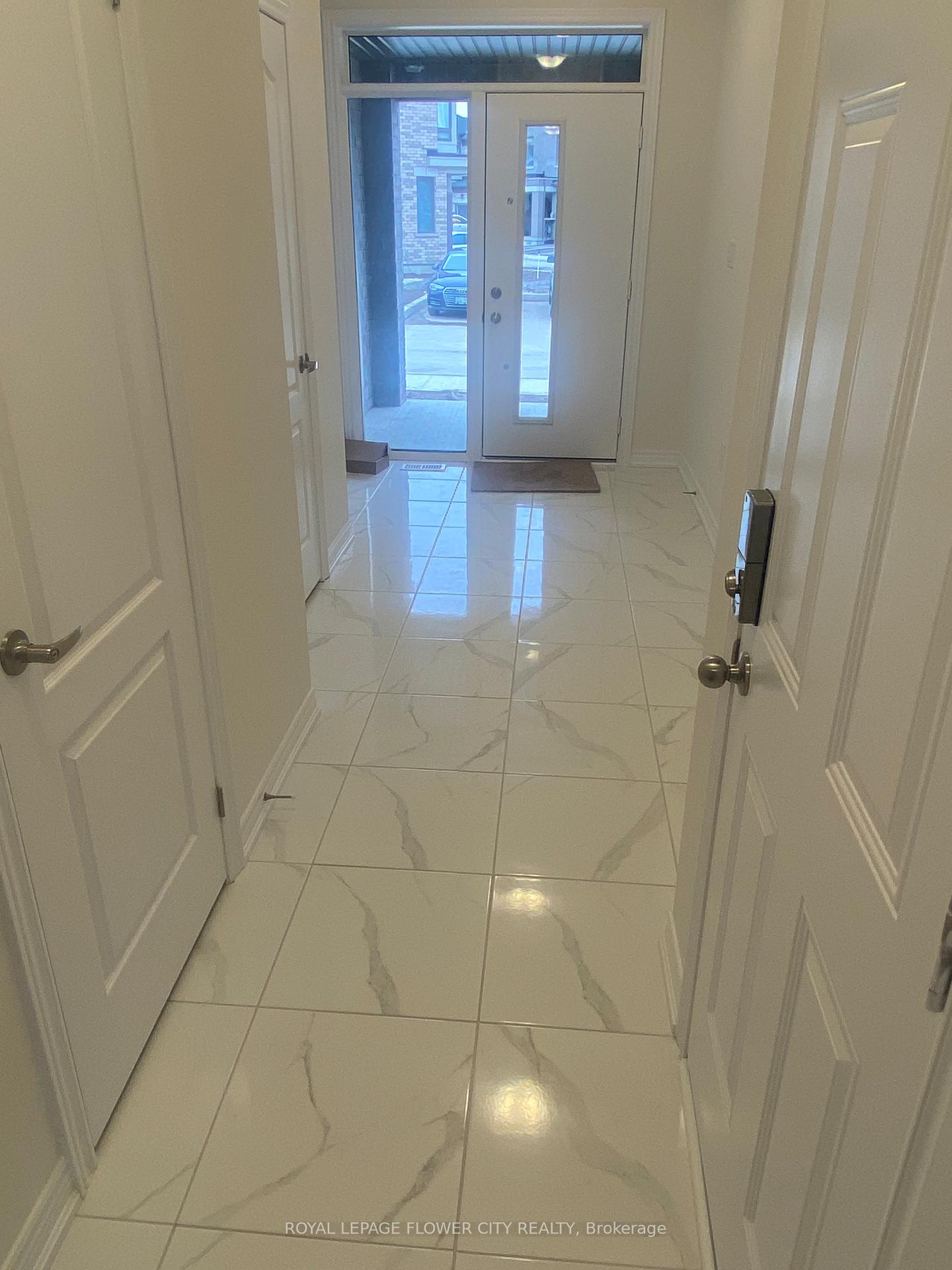 Photo 4 of Unit 51, 166 Deerpath Drive, Guelph, Willow West/Sugarbush/West Acres — HOMEH