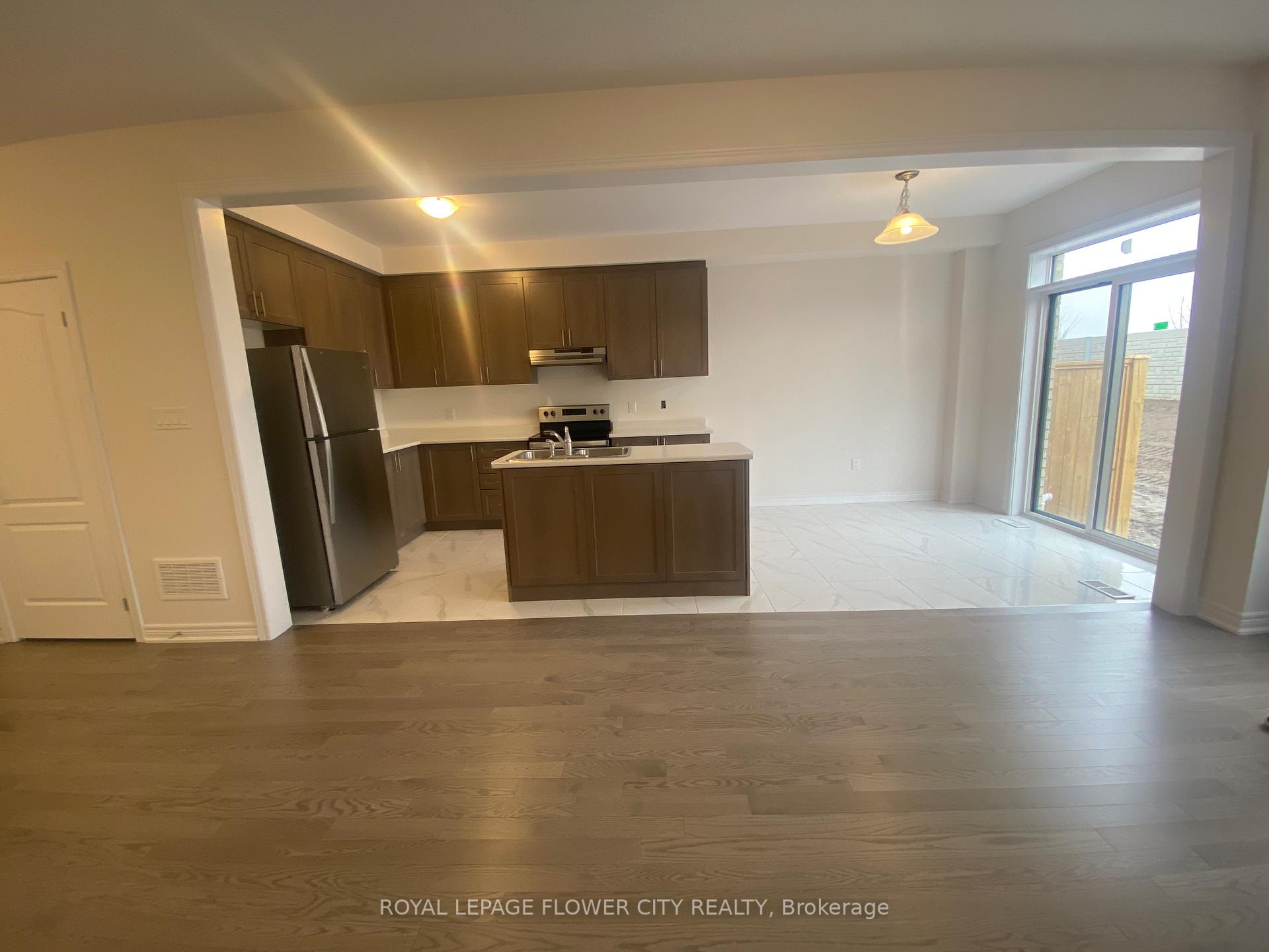Photo 8 of Unit 51, 166 Deerpath Drive, Guelph, Willow West/Sugarbush/West Acres — HOMEH