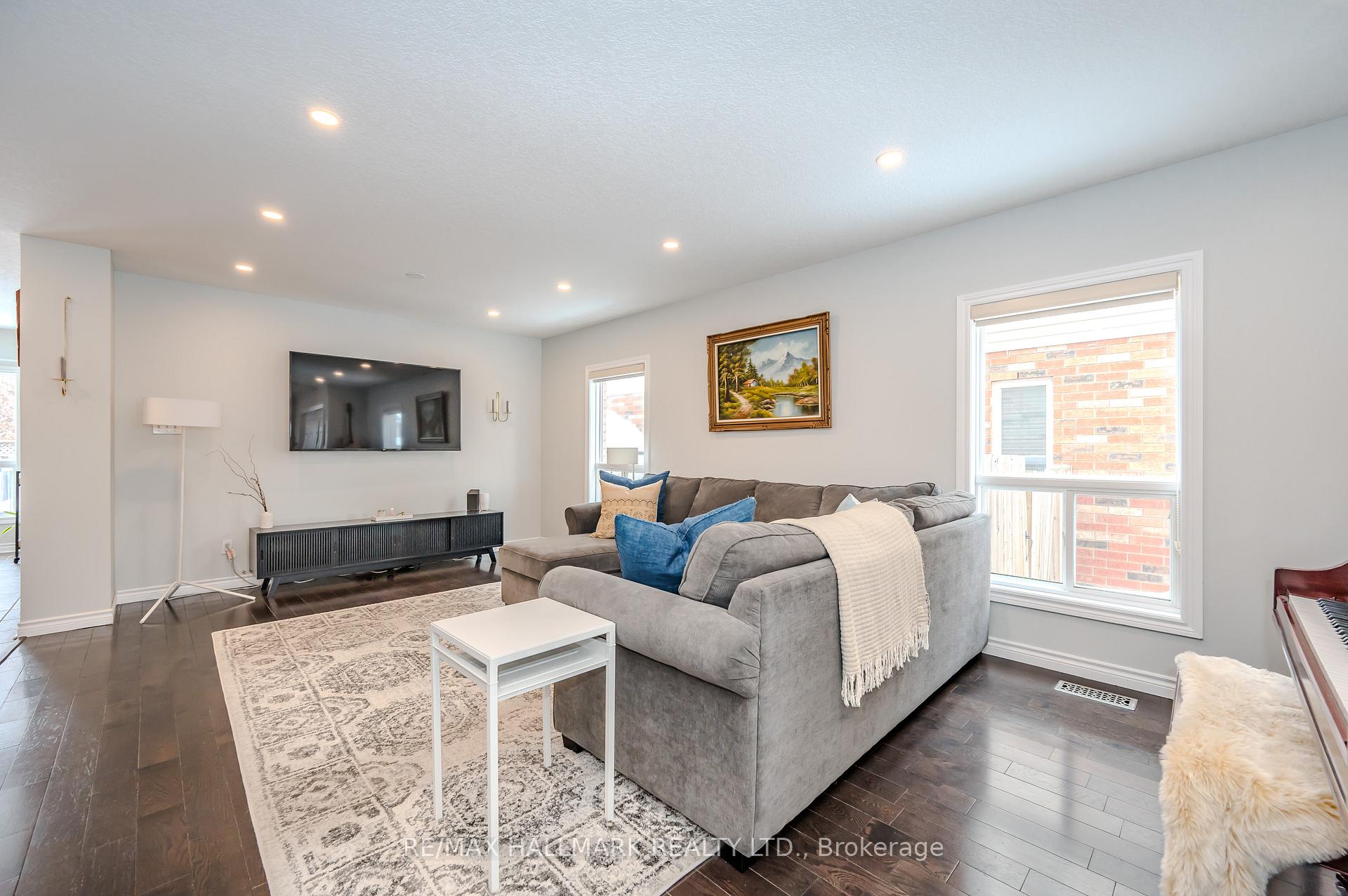 Photo 7 of 21 Hilltop Road, Guelph, Victoria North — HOMEH