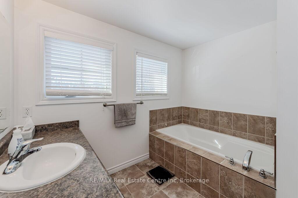Photo 7 of 276 Carrington Drive, Guelph, Kortright West — HOMEH