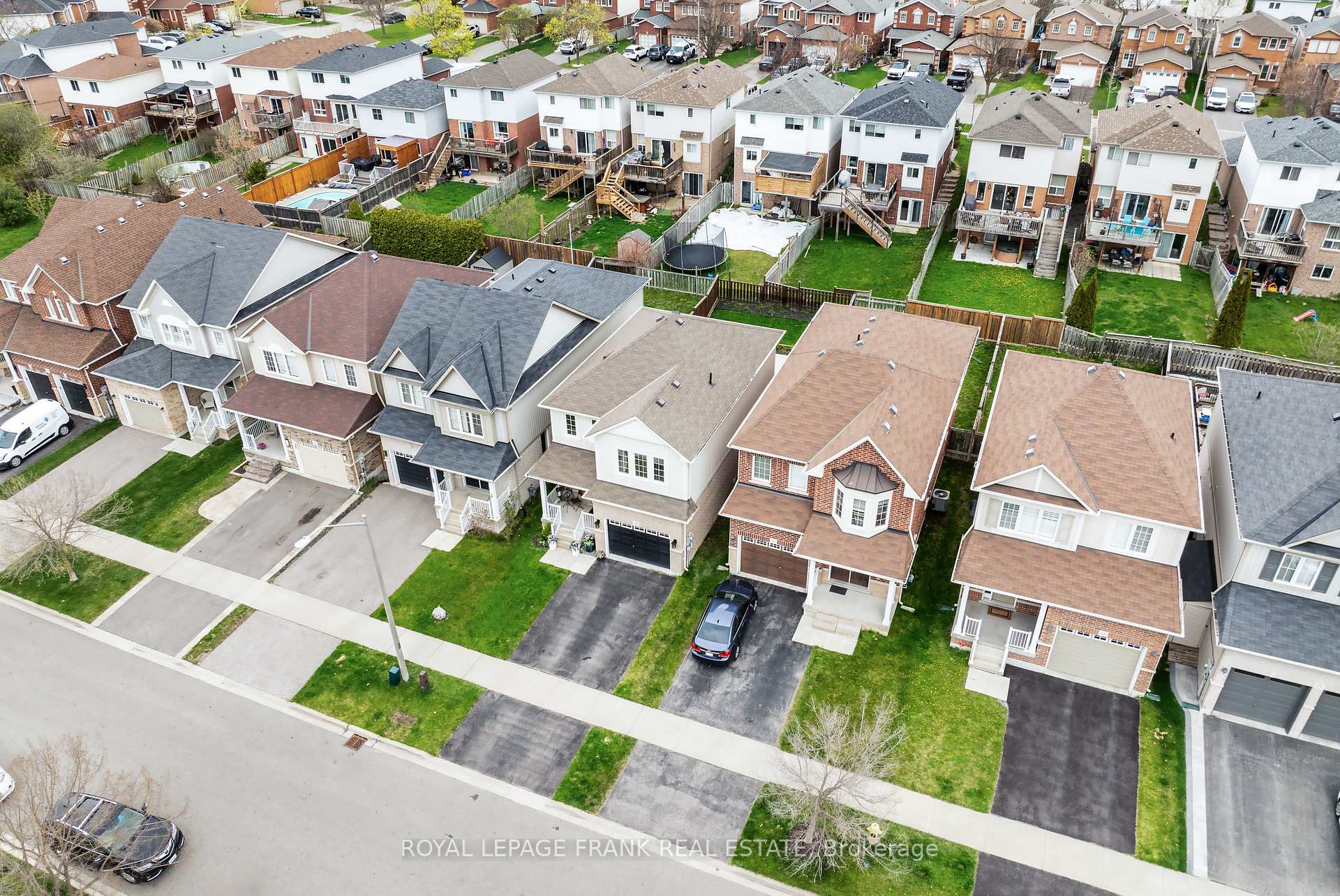 Photo 2 of 56 William Ingles Drive, Clarington, Courtice — HOMEH