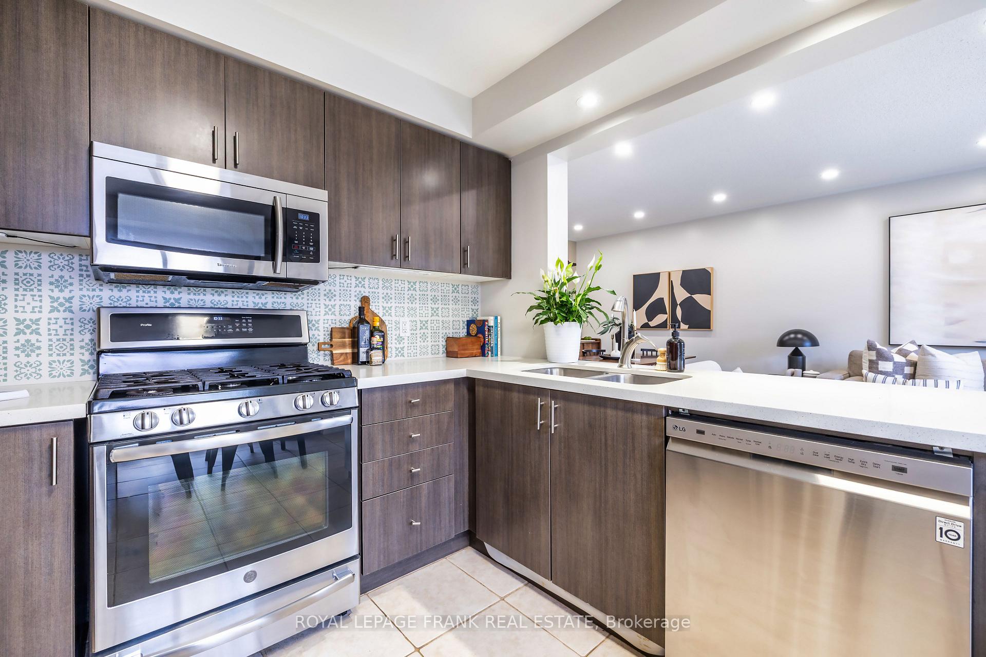 Photo 14 of 56 William Ingles Drive, Clarington, Courtice — HOMEH