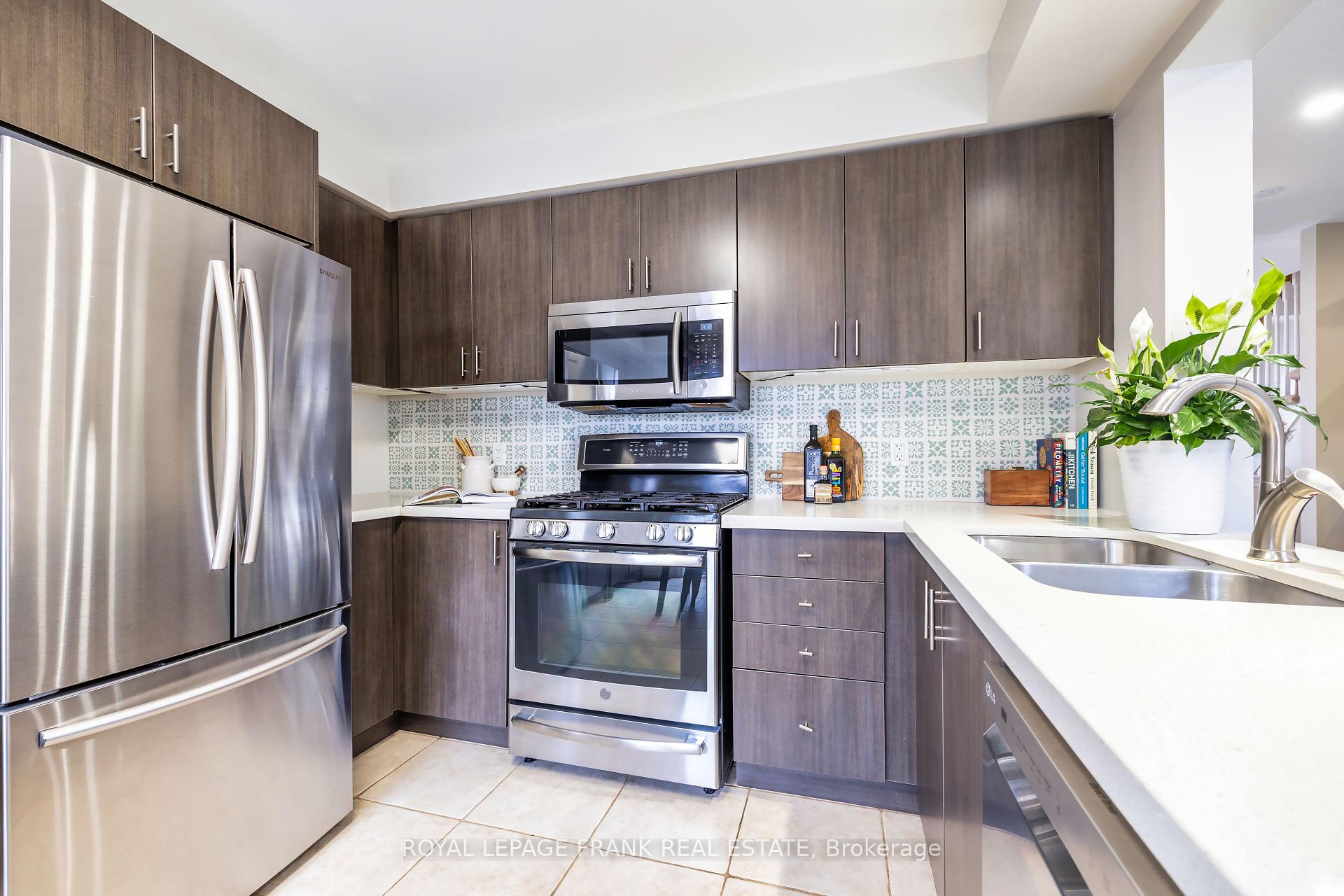 Photo 15 of 56 William Ingles Drive, Clarington, Courtice — HOMEH