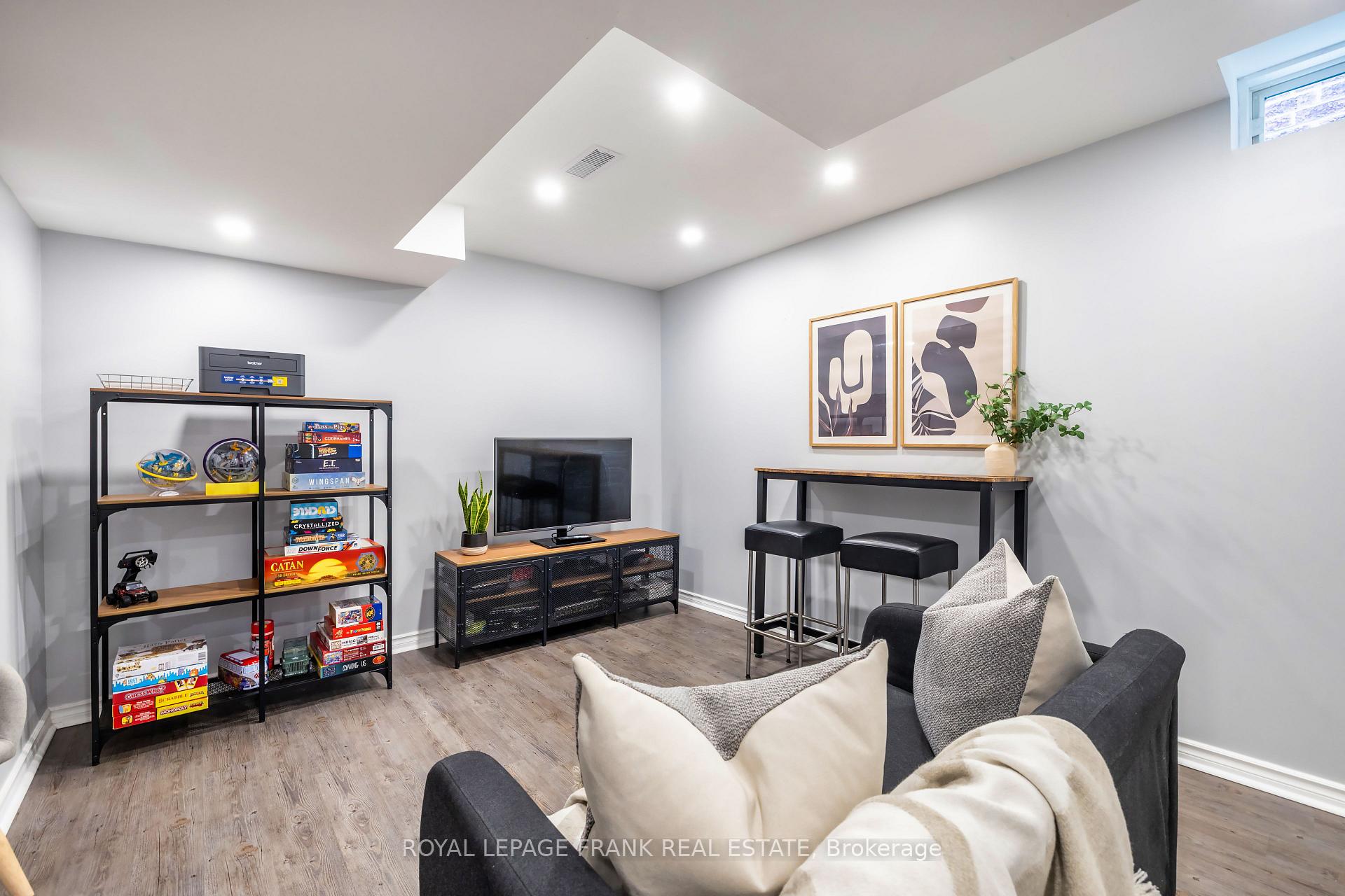 Photo 29 of 56 William Ingles Drive, Clarington, Courtice — HOMEH