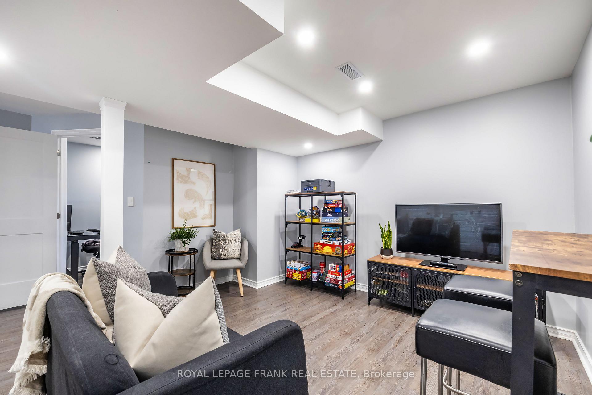 Photo 30 of 56 William Ingles Drive, Clarington, Courtice — HOMEH