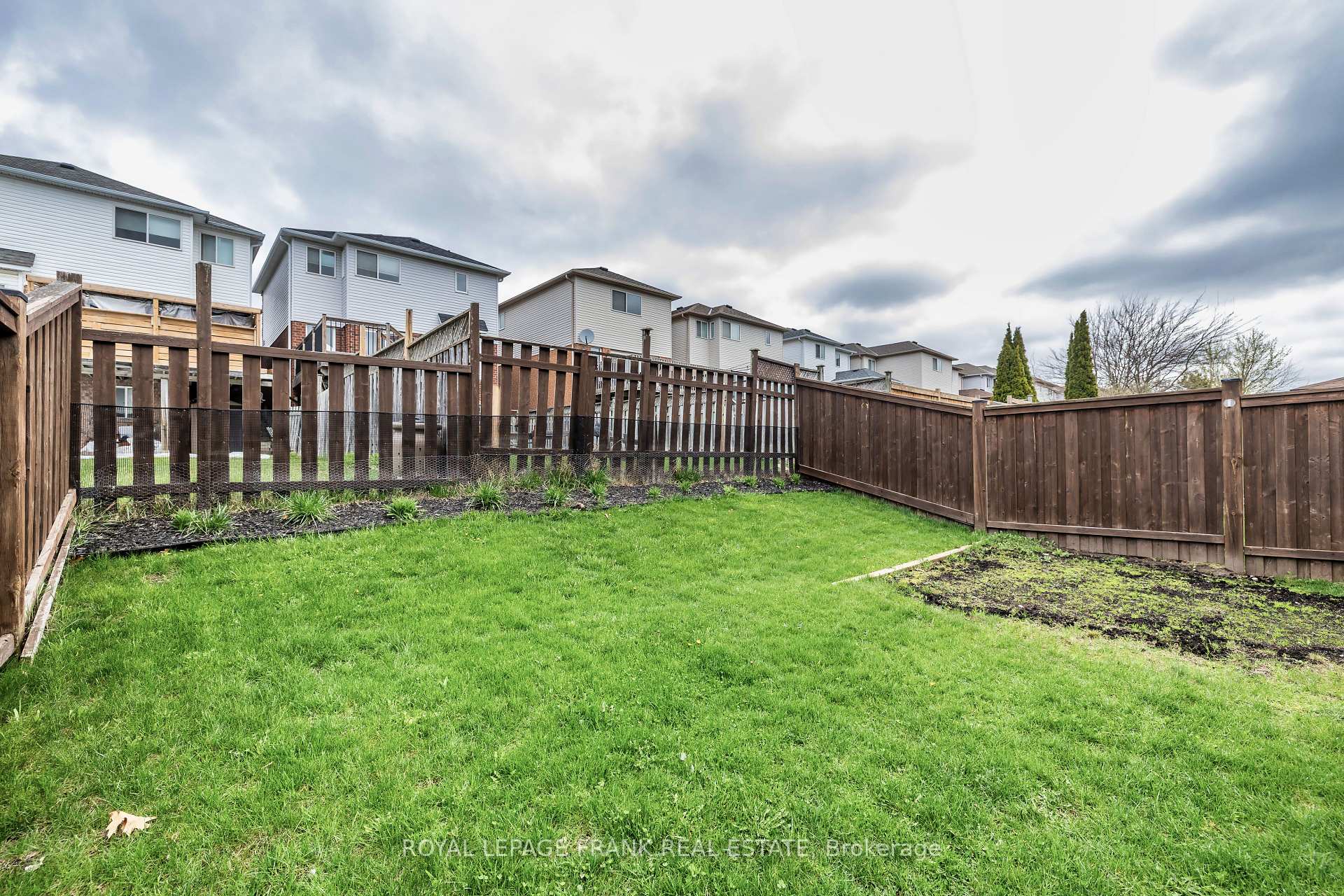 Photo 37 of 56 William Ingles Drive, Clarington, Courtice — HOMEH