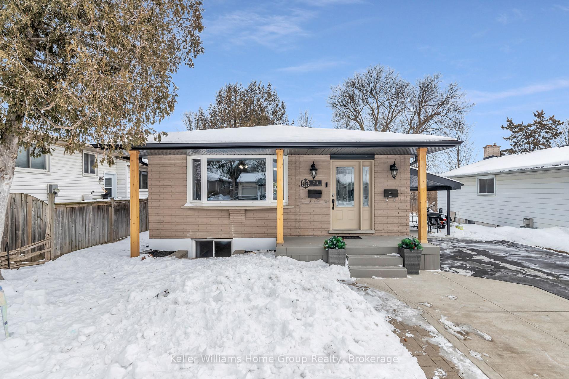 Photo 2 of 25 Muskoka Drive, Guelph, Victoria North — HOMEH