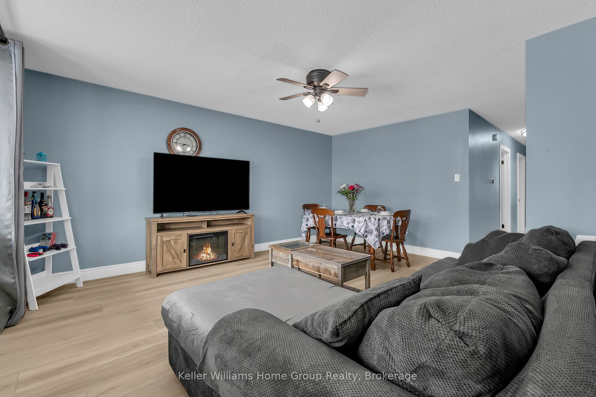 Photo 3 of 25 Muskoka Drive, Guelph, Victoria North — HOMEH