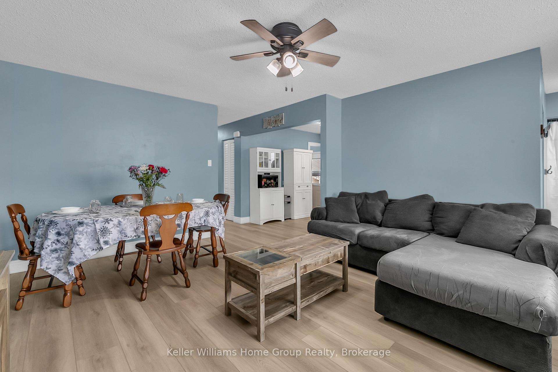 Photo 4 of 25 Muskoka Drive, Guelph, Victoria North — HOMEH