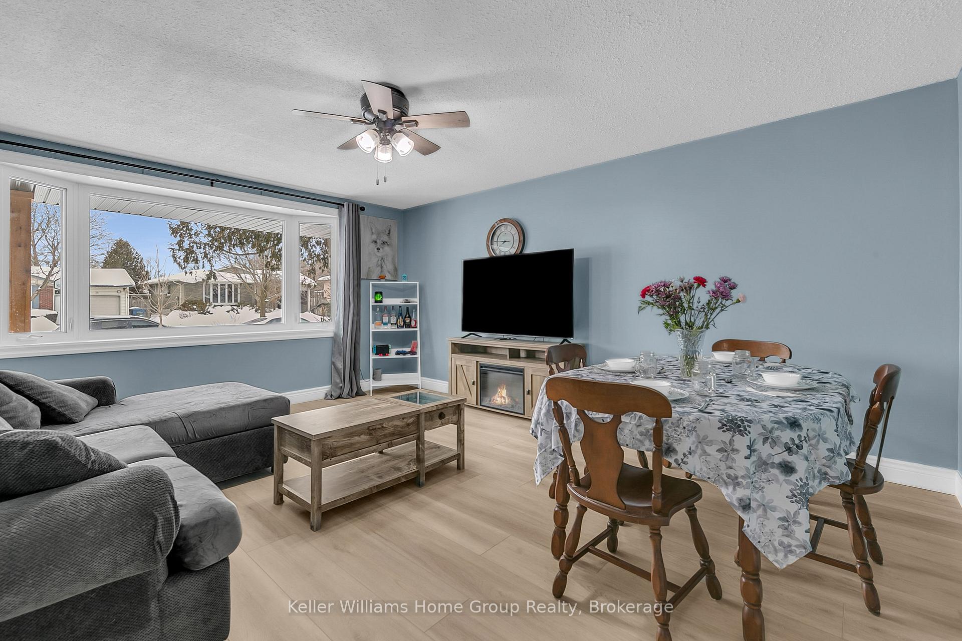 Photo 5 of 25 Muskoka Drive, Guelph, Victoria North — HOMEH