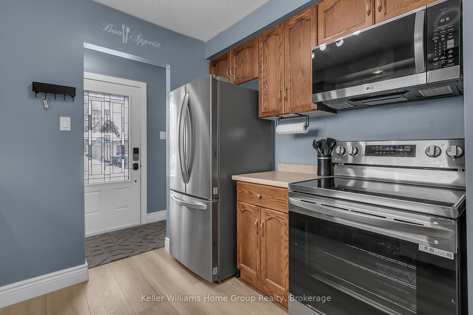 Photo 7 of 25 Muskoka Drive, Guelph, Victoria North — HOMEH