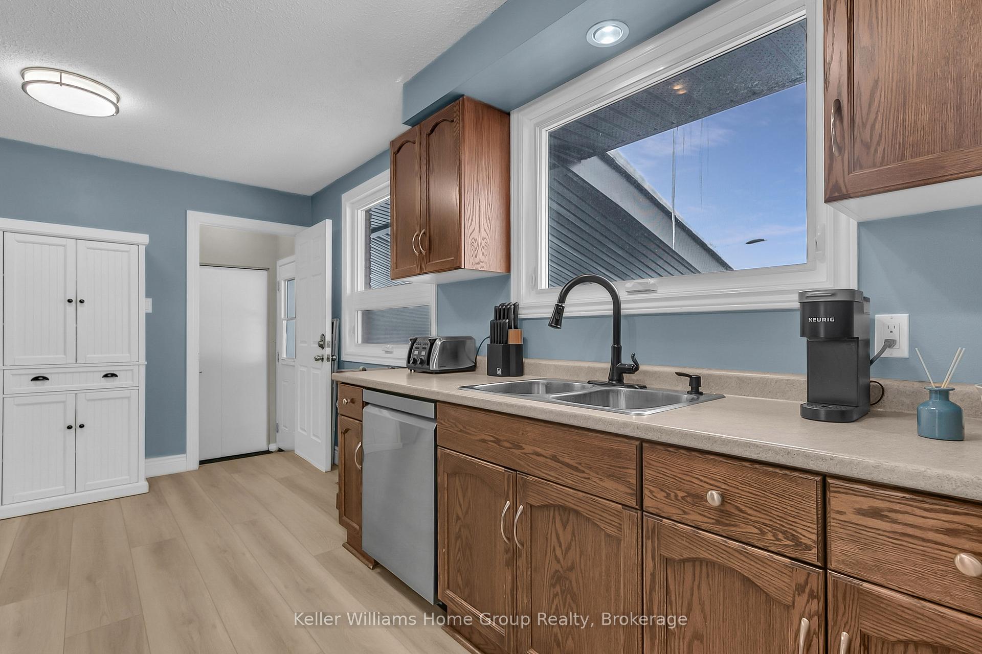 Photo 8 of 25 Muskoka Drive, Guelph, Victoria North — HOMEH