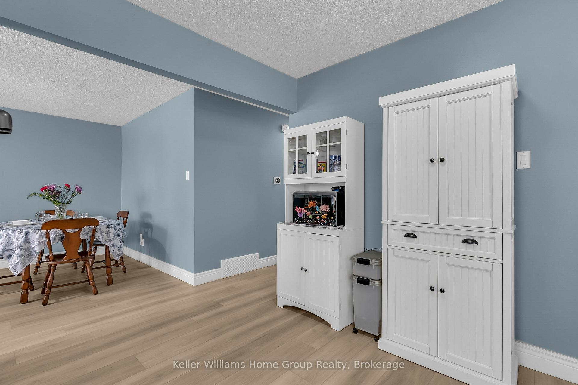 Photo 9 of 25 Muskoka Drive, Guelph, Victoria North — HOMEH
