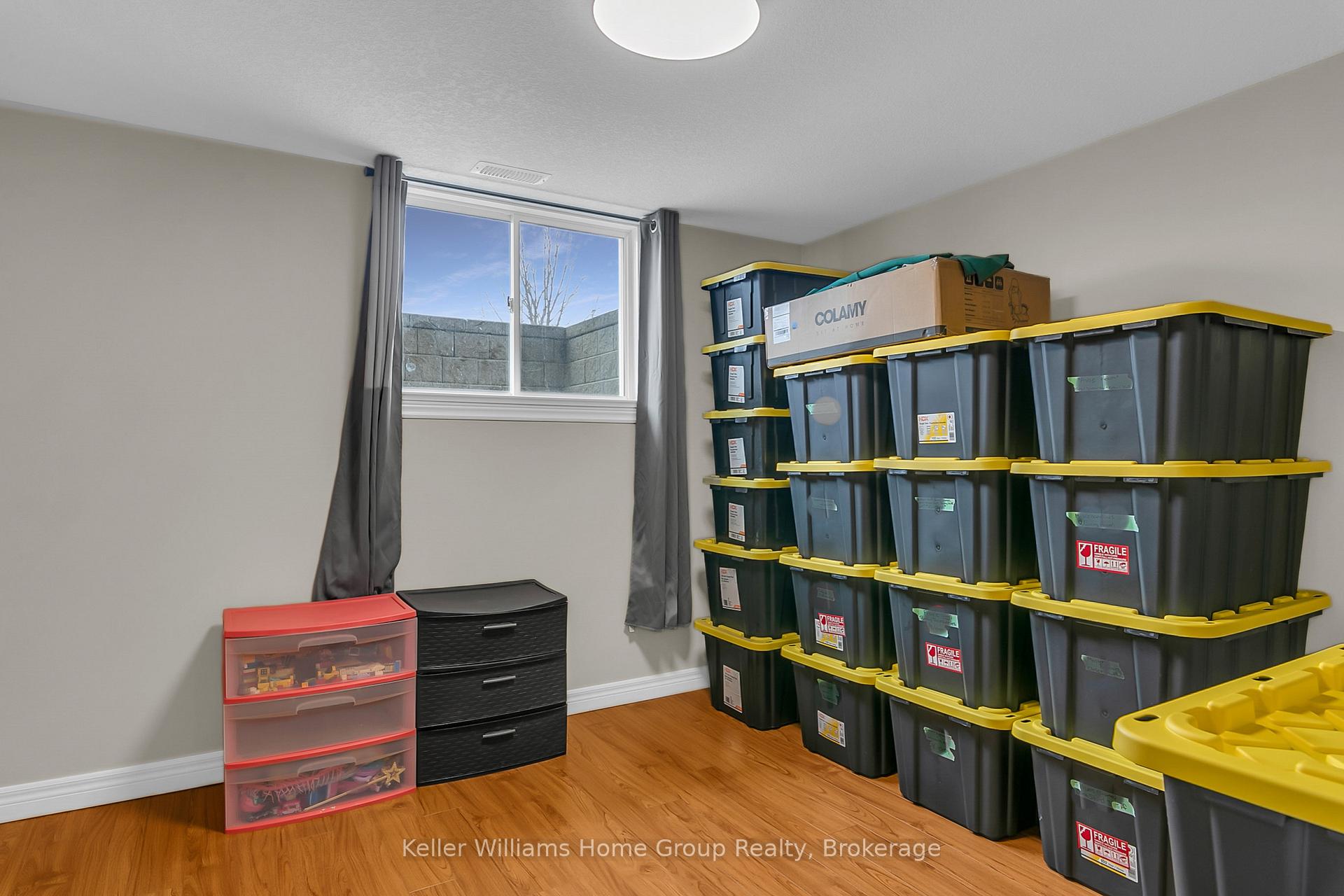 Photo 19 of 25 Muskoka Drive, Guelph, Victoria North — HOMEH