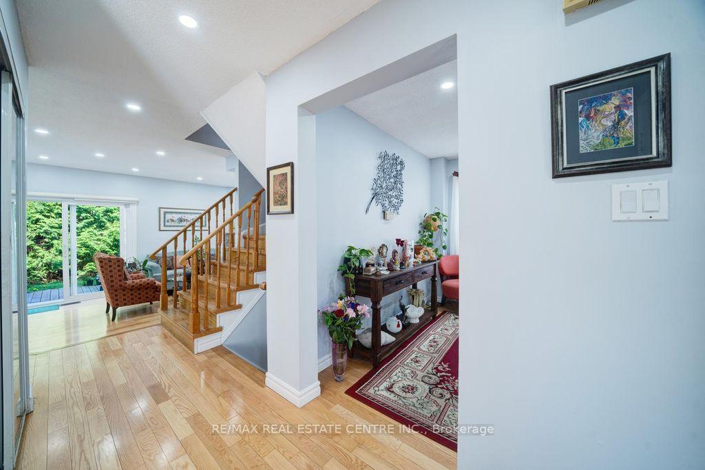 Photo 6 of 48 Hettersley Drive W, Ajax, Central West — HOMEH