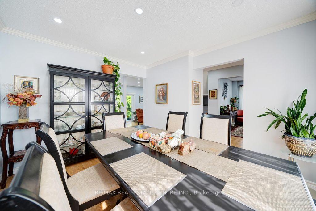 Photo 8 of 48 Hettersley Drive W, Ajax, Central West — HOMEH
