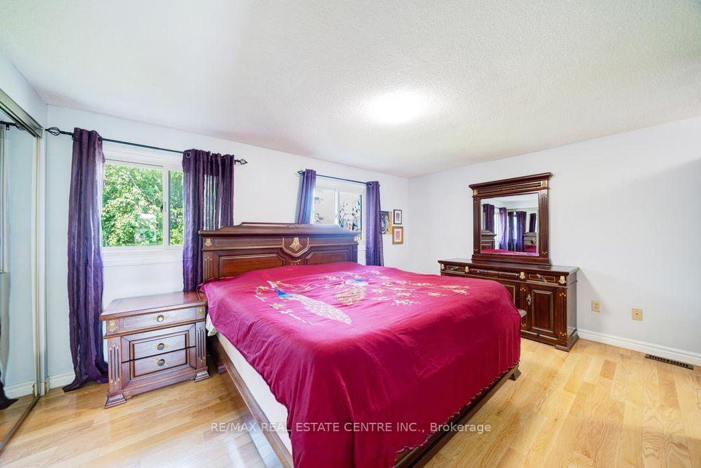 Photo 14 of 48 Hettersley Drive W, Ajax, Central West — HOMEH
