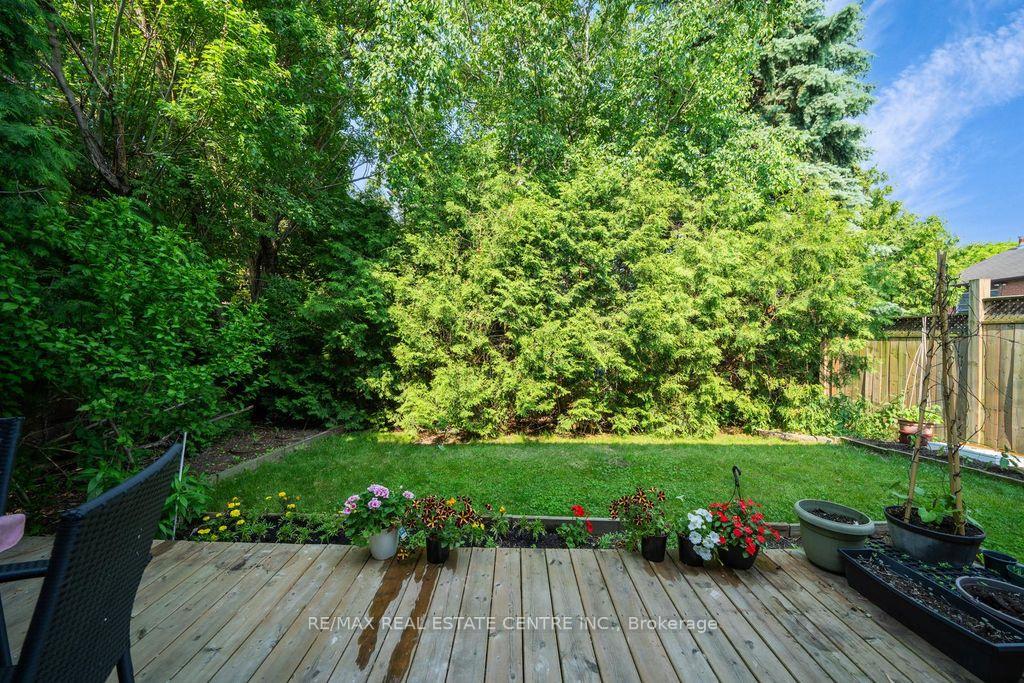 Photo 23 of 48 Hettersley Drive W, Ajax, Central West — HOMEH