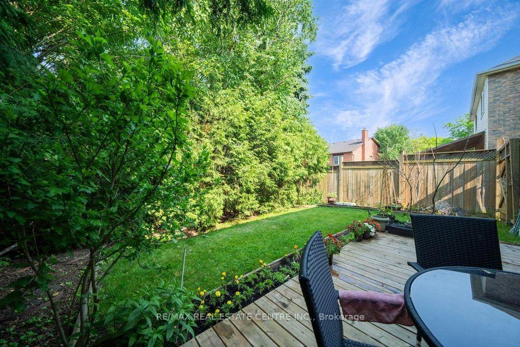 Photo 24 of 48 Hettersley Drive W, Ajax, Central West — HOMEH