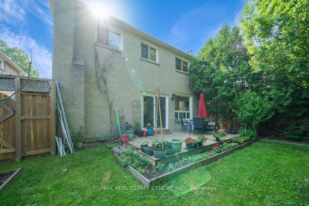 Photo 26 of 48 Hettersley Drive W, Ajax, Central West — HOMEH