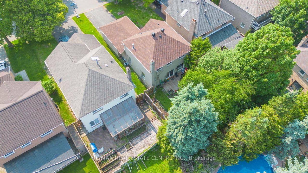 Photo 28 of 48 Hettersley Drive W, Ajax, Central West — HOMEH