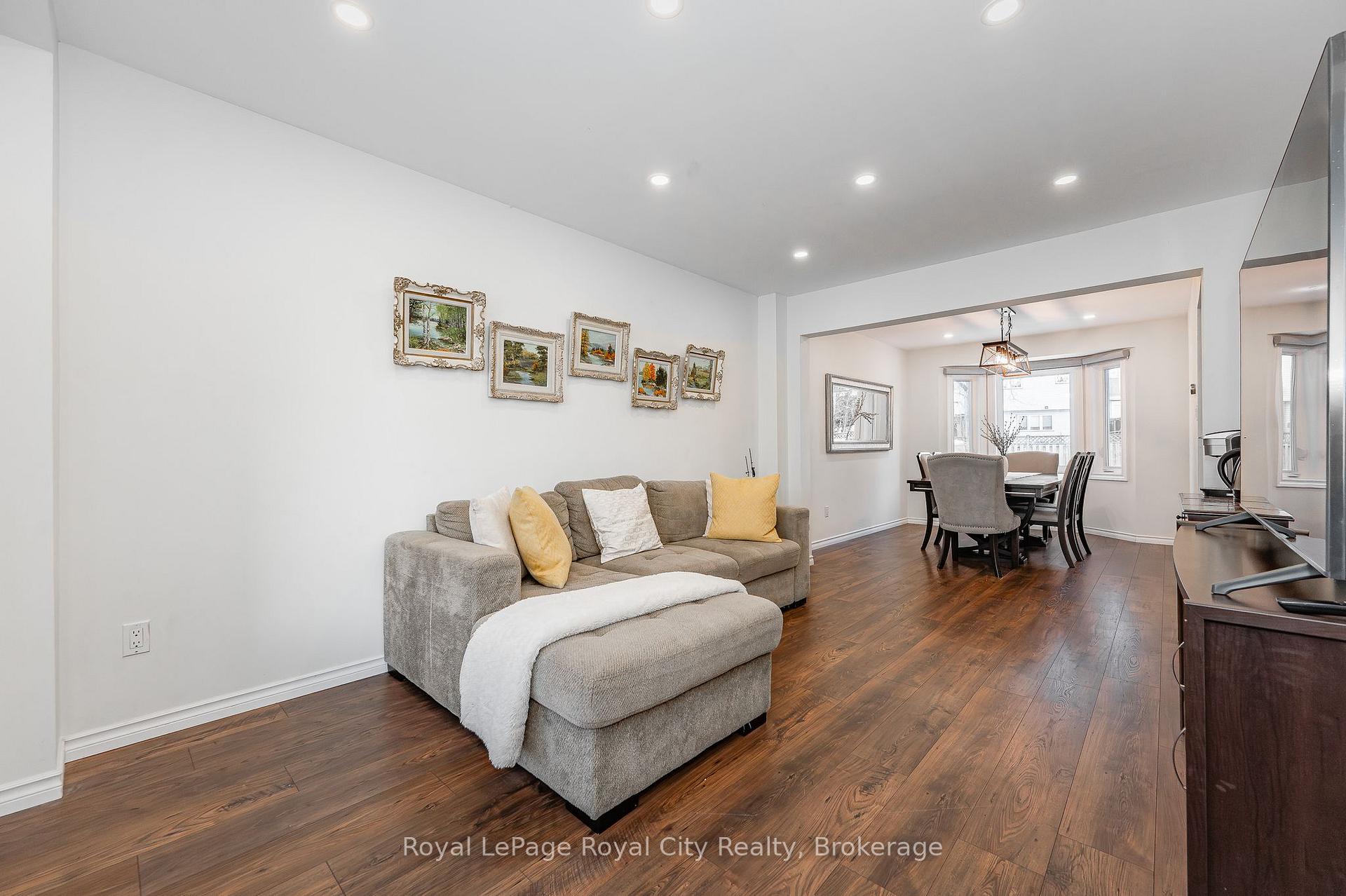 Photo 4 of 10 Freshmeadow Way, Guelph, Willow West/Sugarbush/West Acres — HOMEH