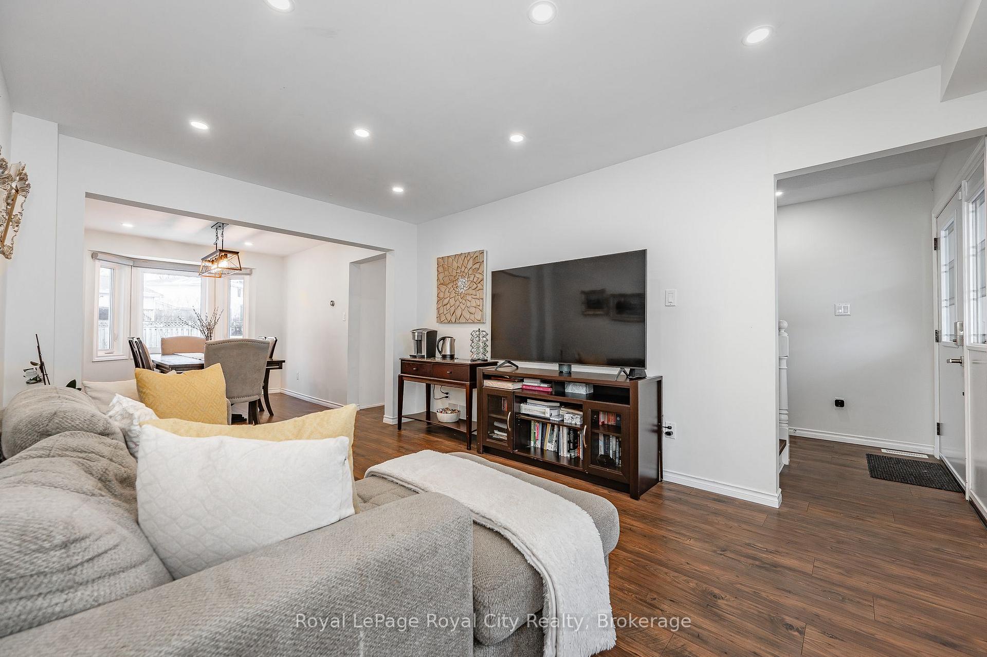 Photo 5 of 10 Freshmeadow Way, Guelph, Willow West/Sugarbush/West Acres — HOMEH