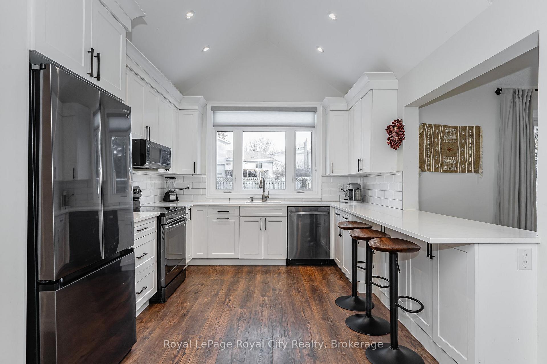 Photo 9 of 10 Freshmeadow Way, Guelph, Willow West/Sugarbush/West Acres — HOMEH